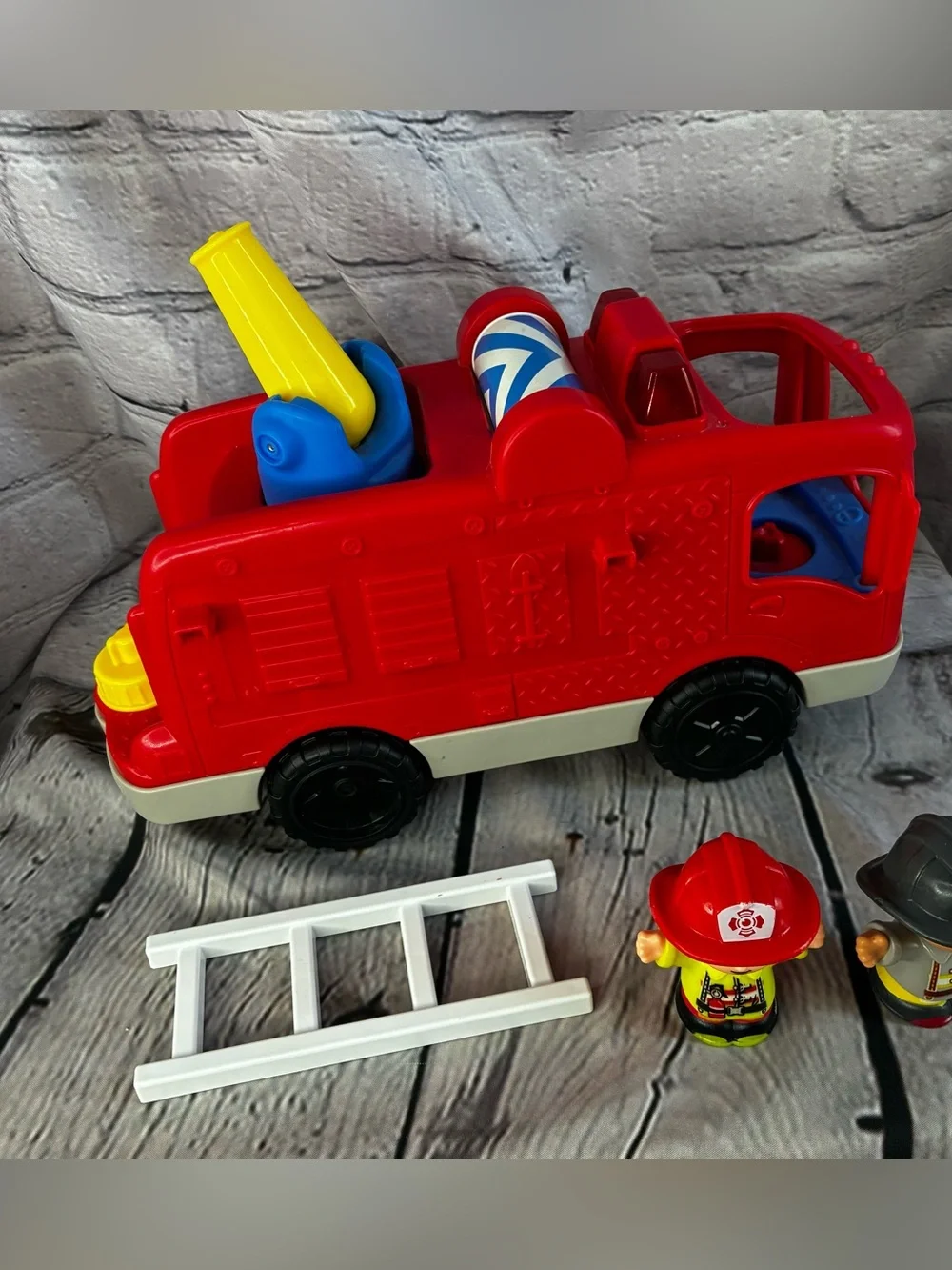 4 PC Fisher Price Little People Fire Truck Firemen Ladder Lights & Sounds GUC